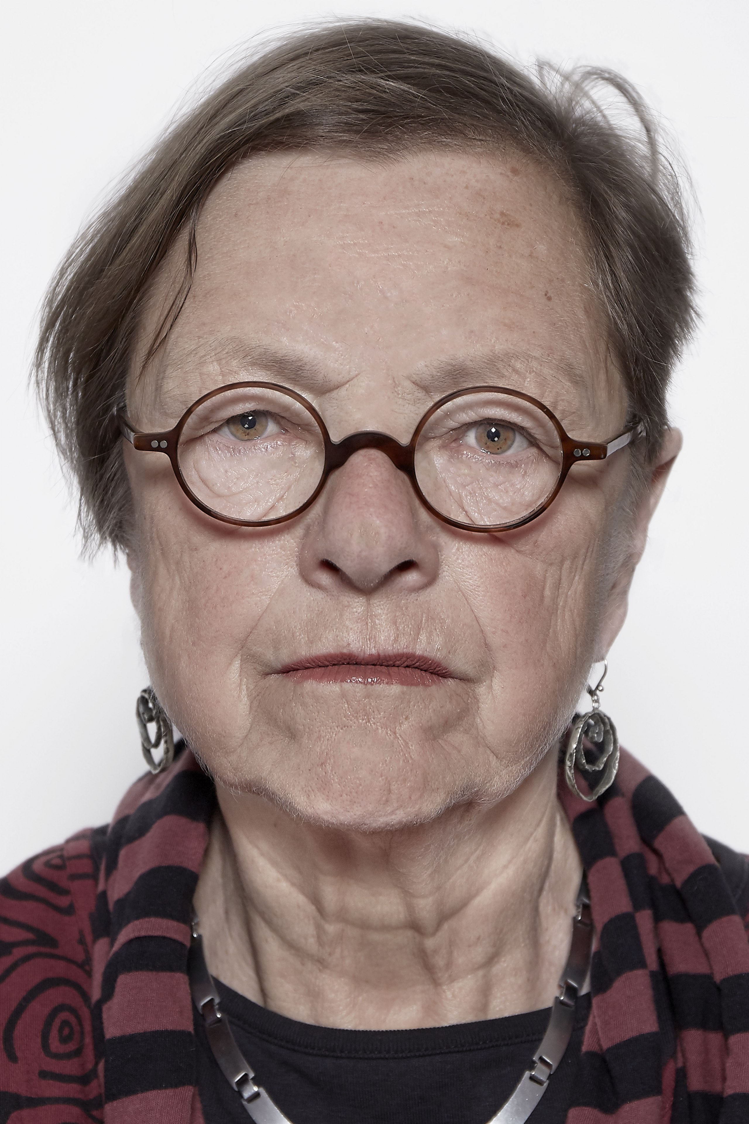 Eine fotografische Auseinandersetzung mit einem Obdachlosenwohnheim für Frauen in Berlin.