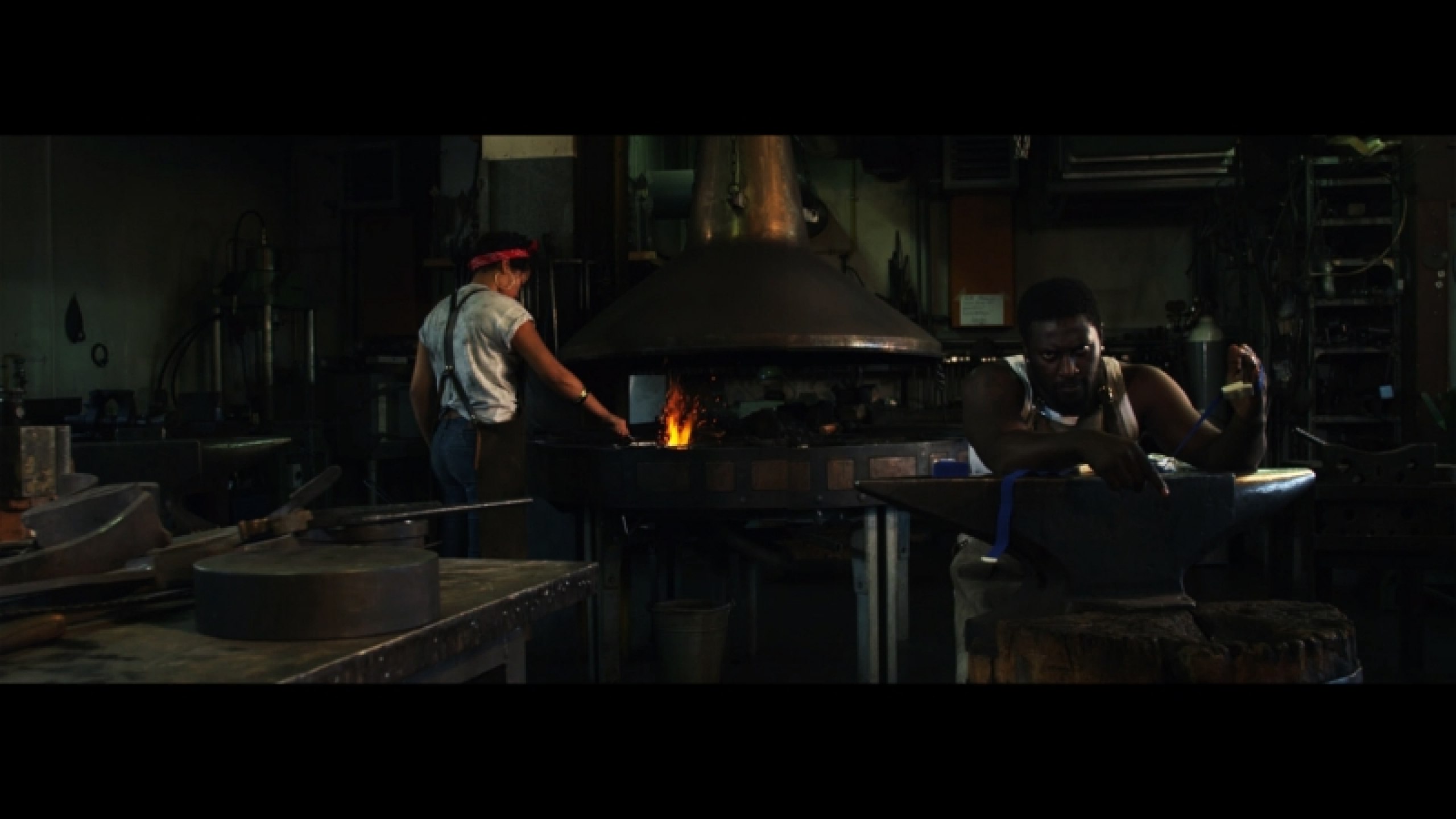 THEORIE UND PRAXIS DER FILMREGIE IN DER FILM-POSTPRODUKTION