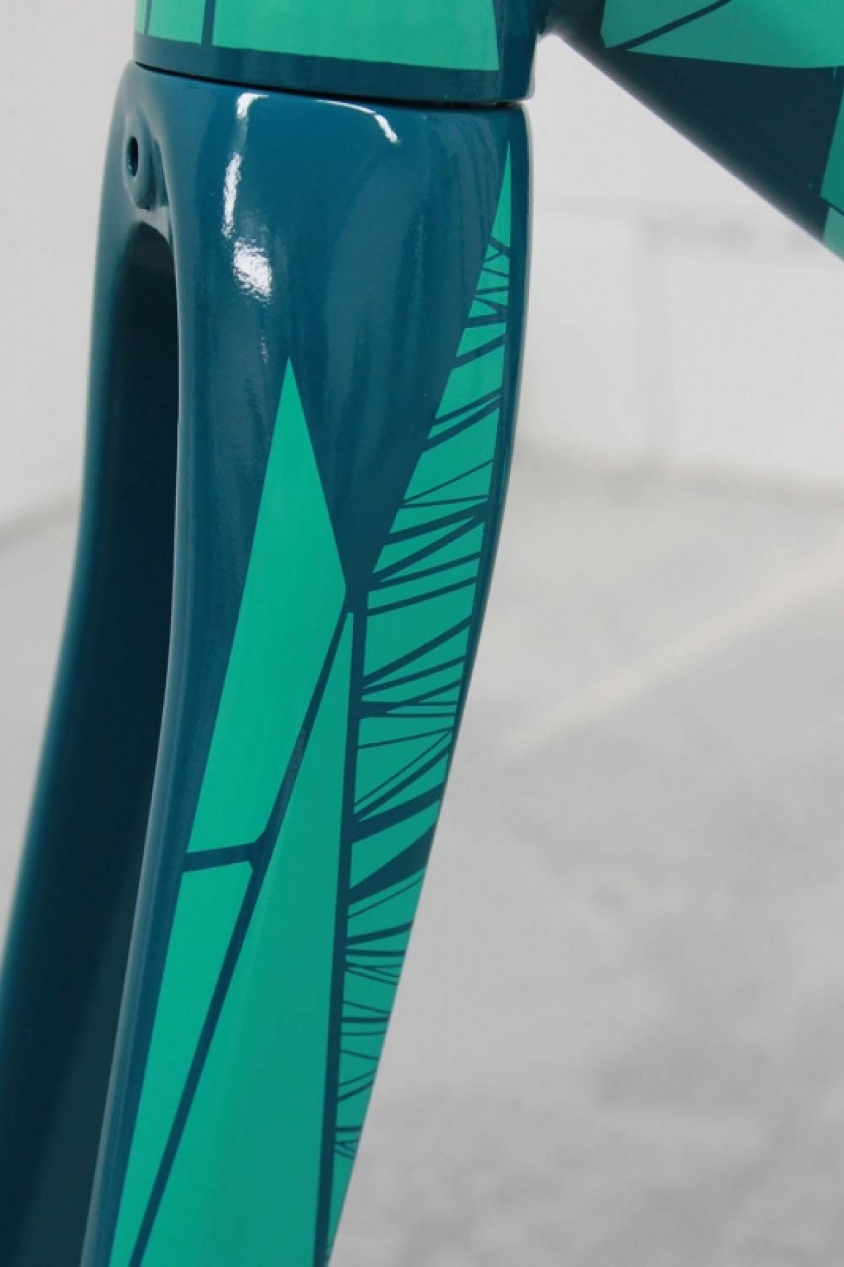 Analyse von geschlechterspezifischen Sporträdern in Bezug auf Farbe und Grafik und die Erarbeitung einer grafischen Gestaltung eines Sportrades.