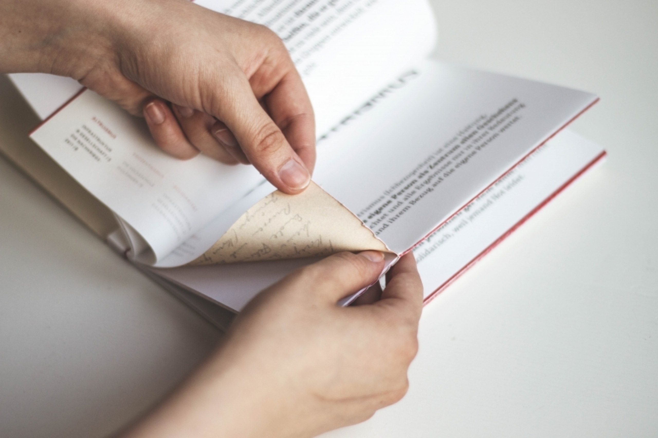 Konzeption und Gestaltung eines Printobjekts über ein gesellschaftliches Thema