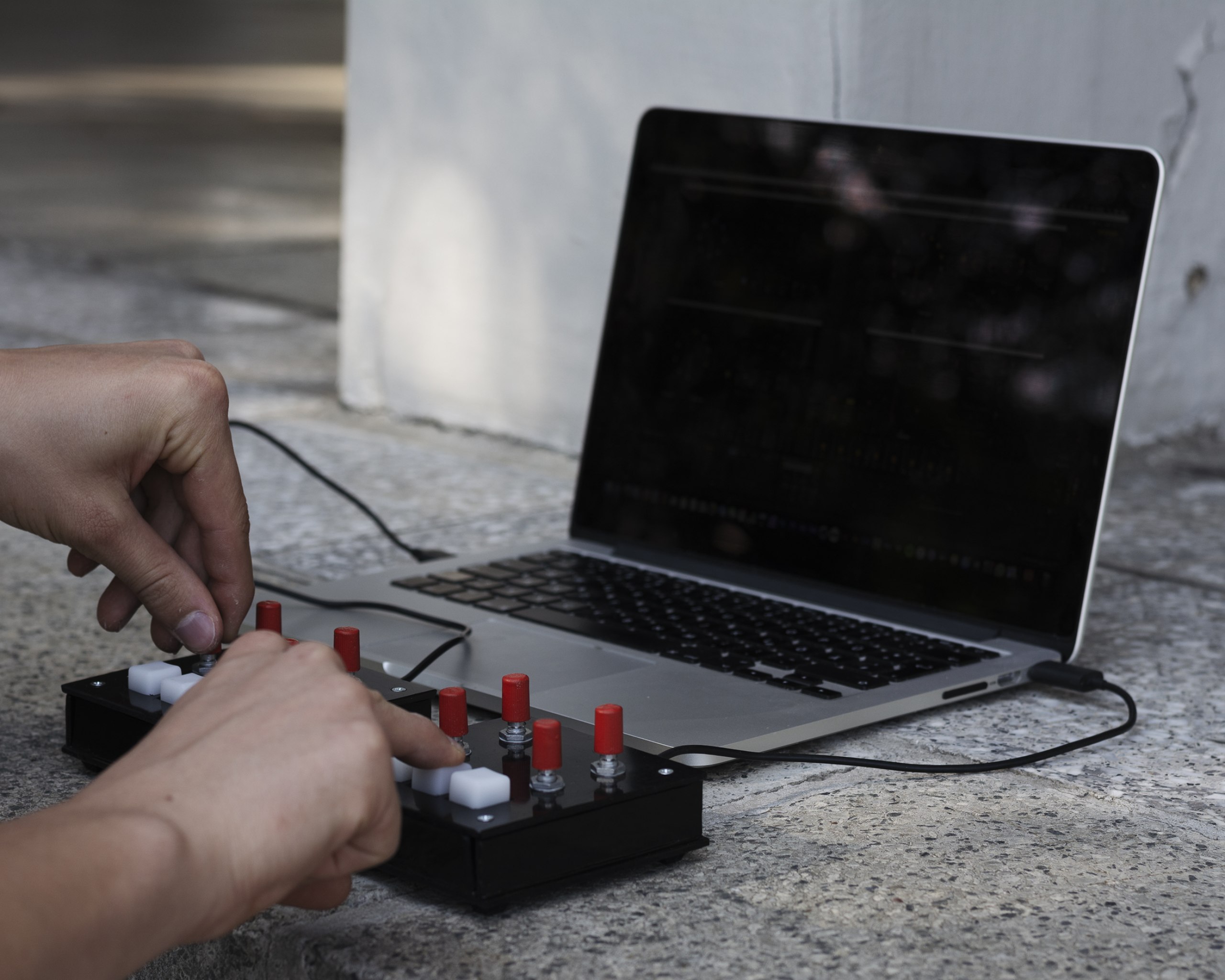 Eine audiovisuelle Lichtinstallation auf Basis des euklidischen Algorithmus’