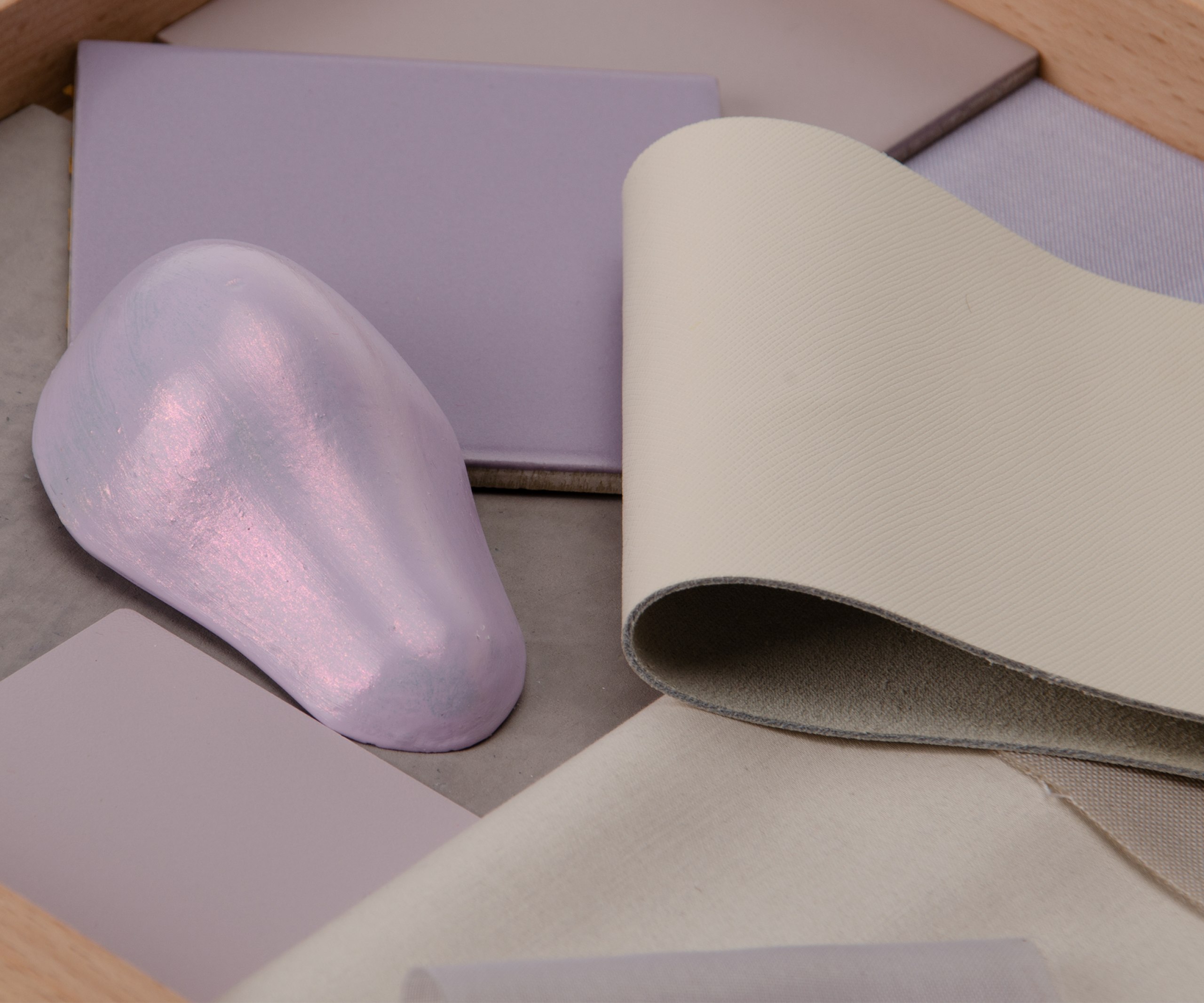 Ein Farb-,Material- und Form-Konzept für irisierende Farben