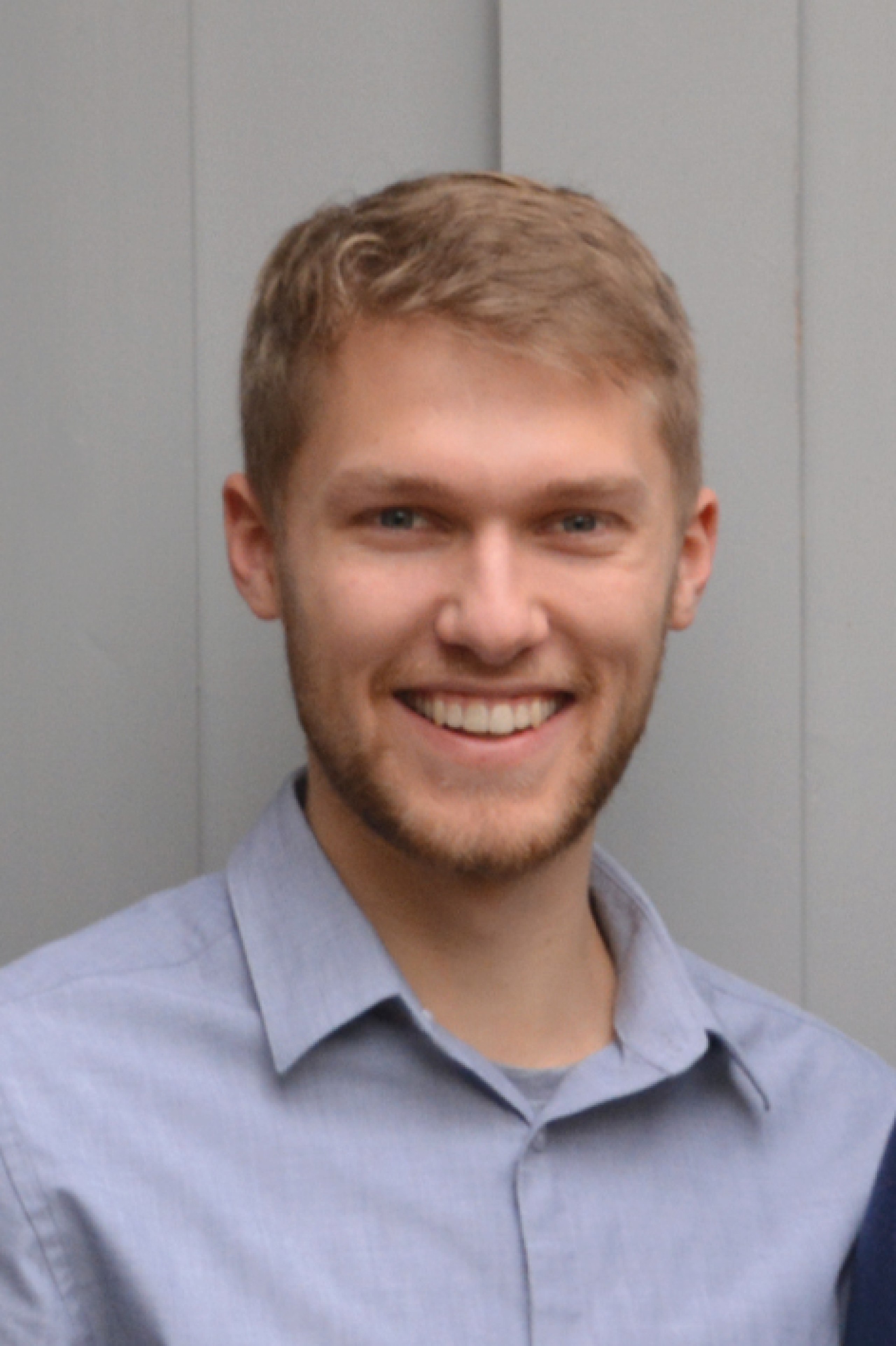 Wie kann man den negativen Aspekten der Kommunikation in sozialen Netzwerken entgegenwirken, um einen konstruktiven Diskurs zu ermöglichen?
