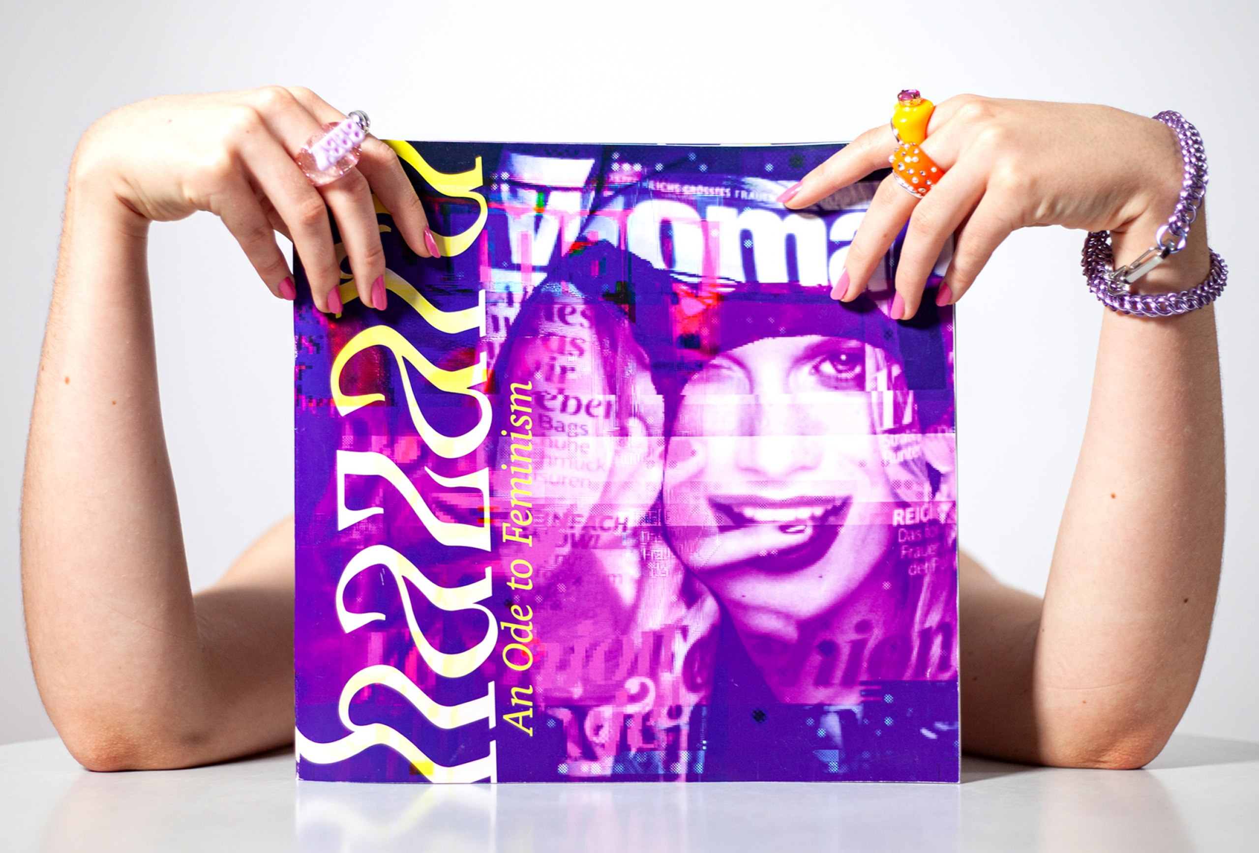 Was macht feministische Gestaltung aus? Inszenierung eines feministischen Magazins