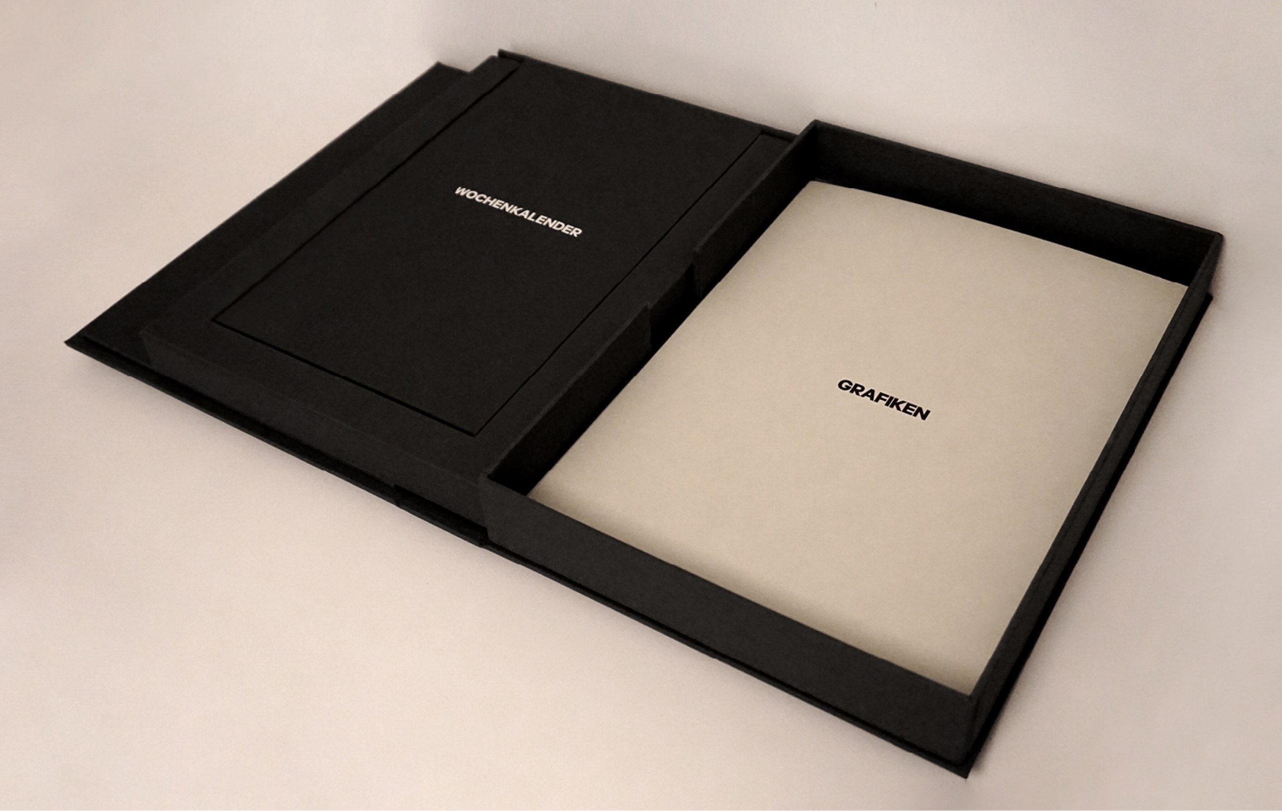 Illustrative und typografische Gestaltung eines Kalenders zum Thema Zeit