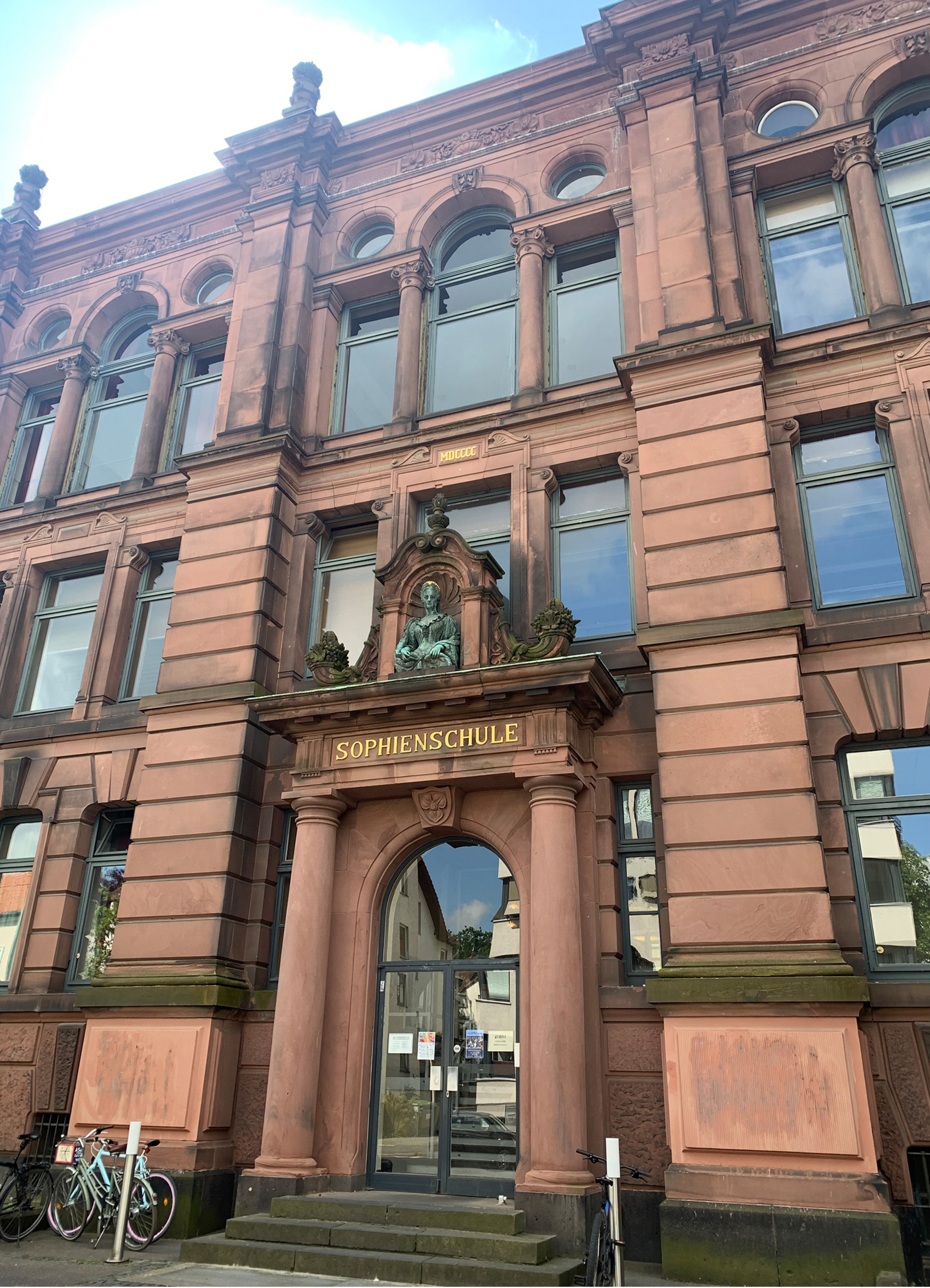 Umnutzung einer denkmalgeschützten Schule zu einem kulturellen Erlebnis