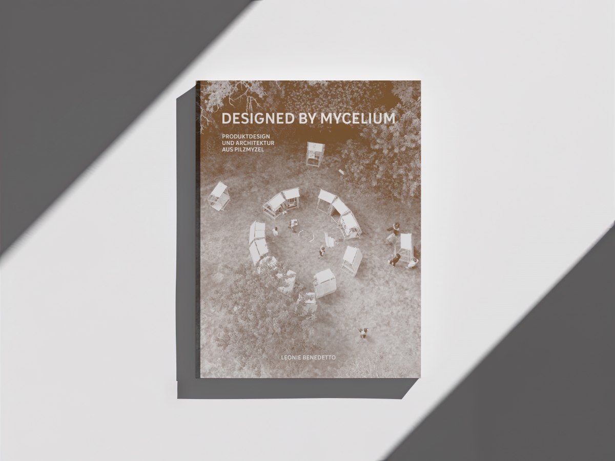 Gestaltung einer Publikation über Produktdesign und Architektur aus Pilzmyzel