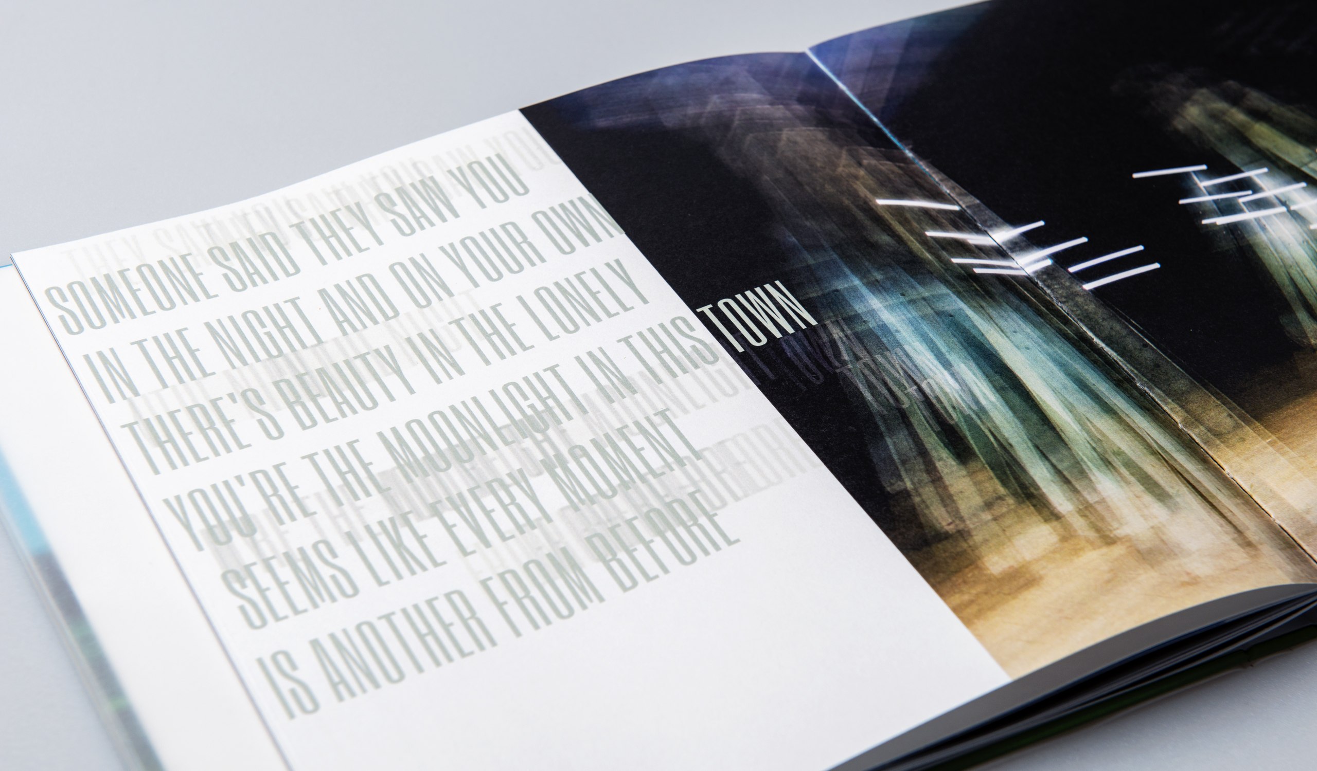 Eine Publikation zur Fotografie-Text-Synthese