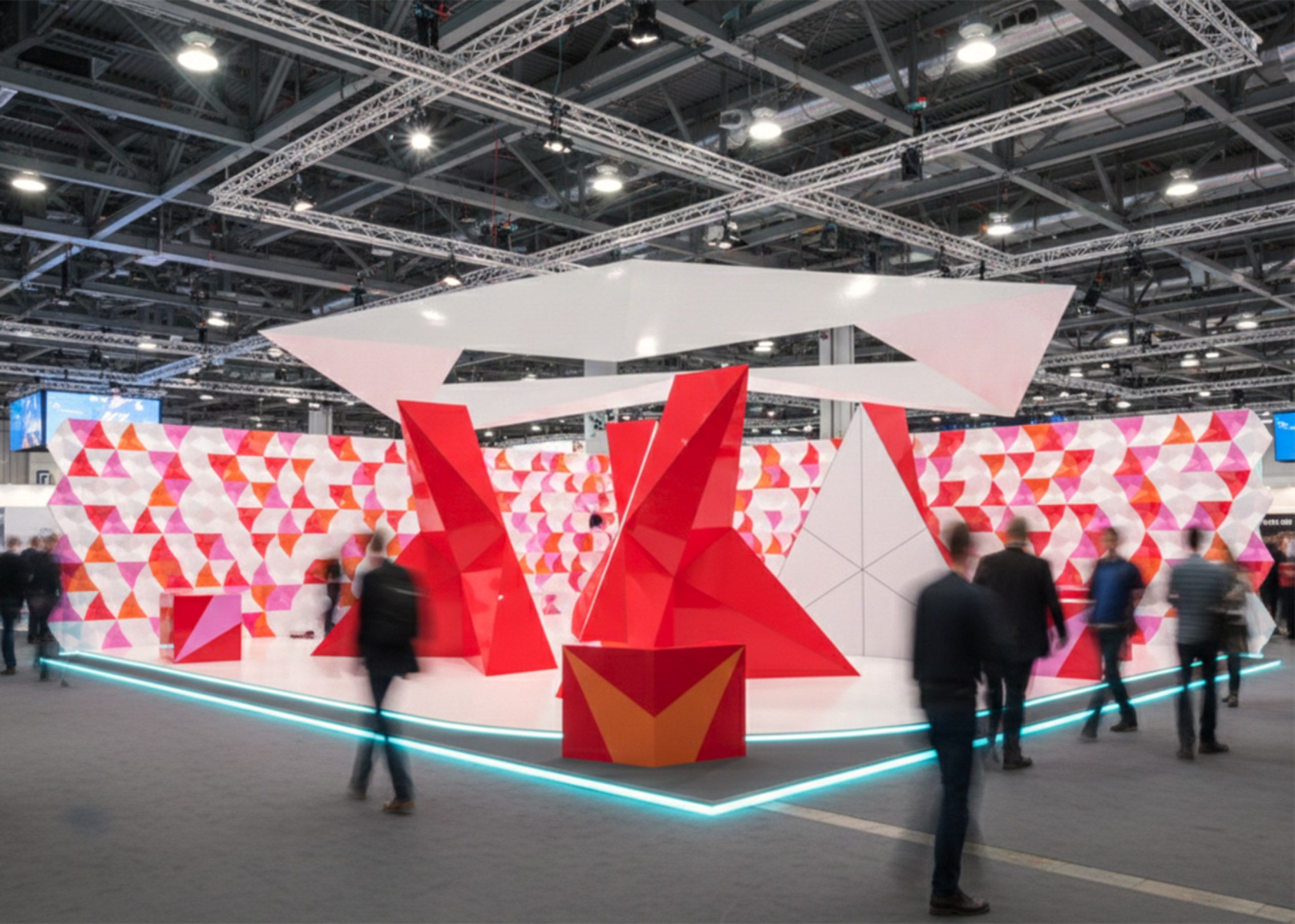 Experimentelle, kaleidozyklische Möbel- und Raumkonzepte