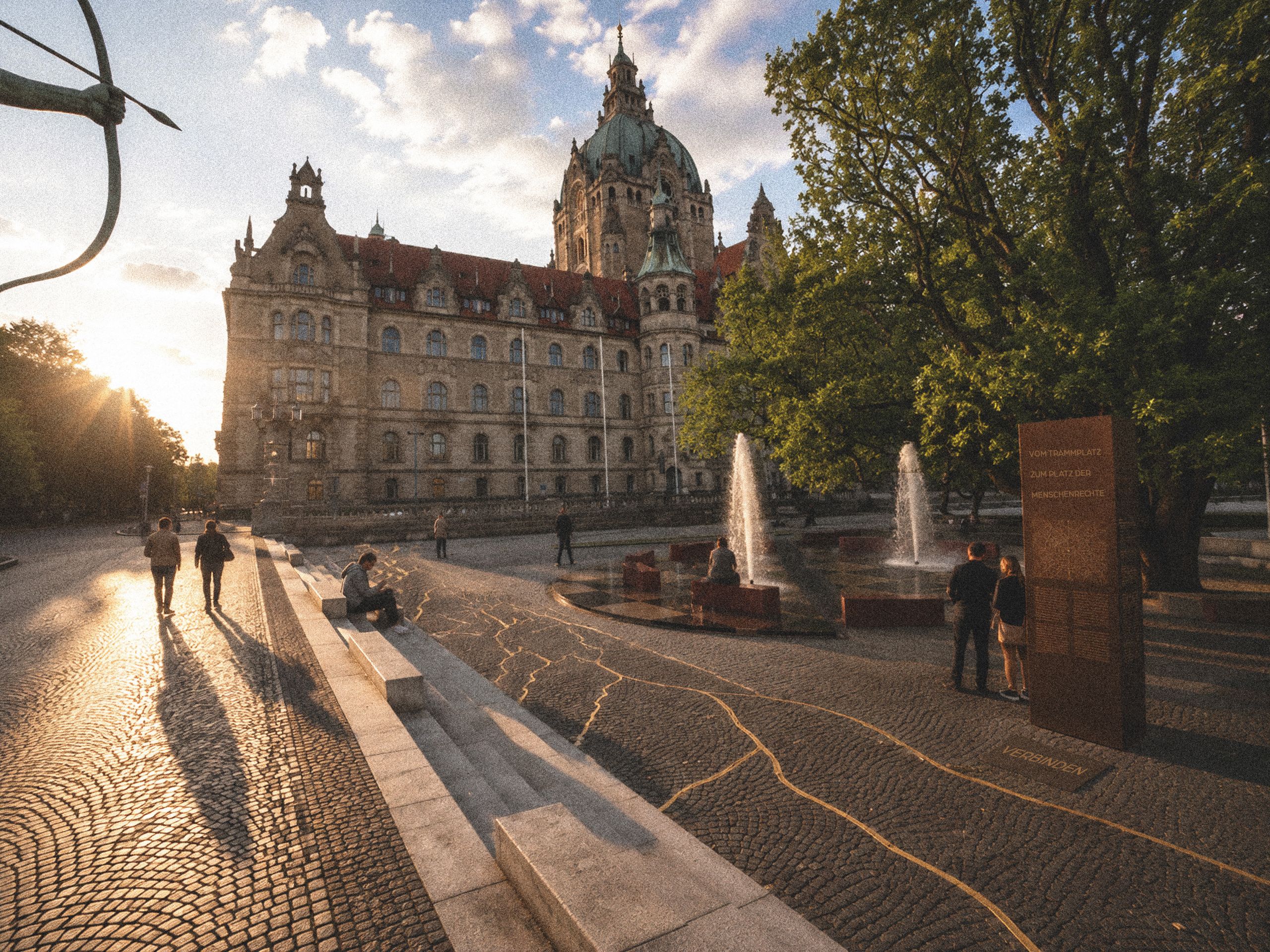 Räumliches Schweigen und entkoppeltes Wissen in kolonial geprägter Architektur